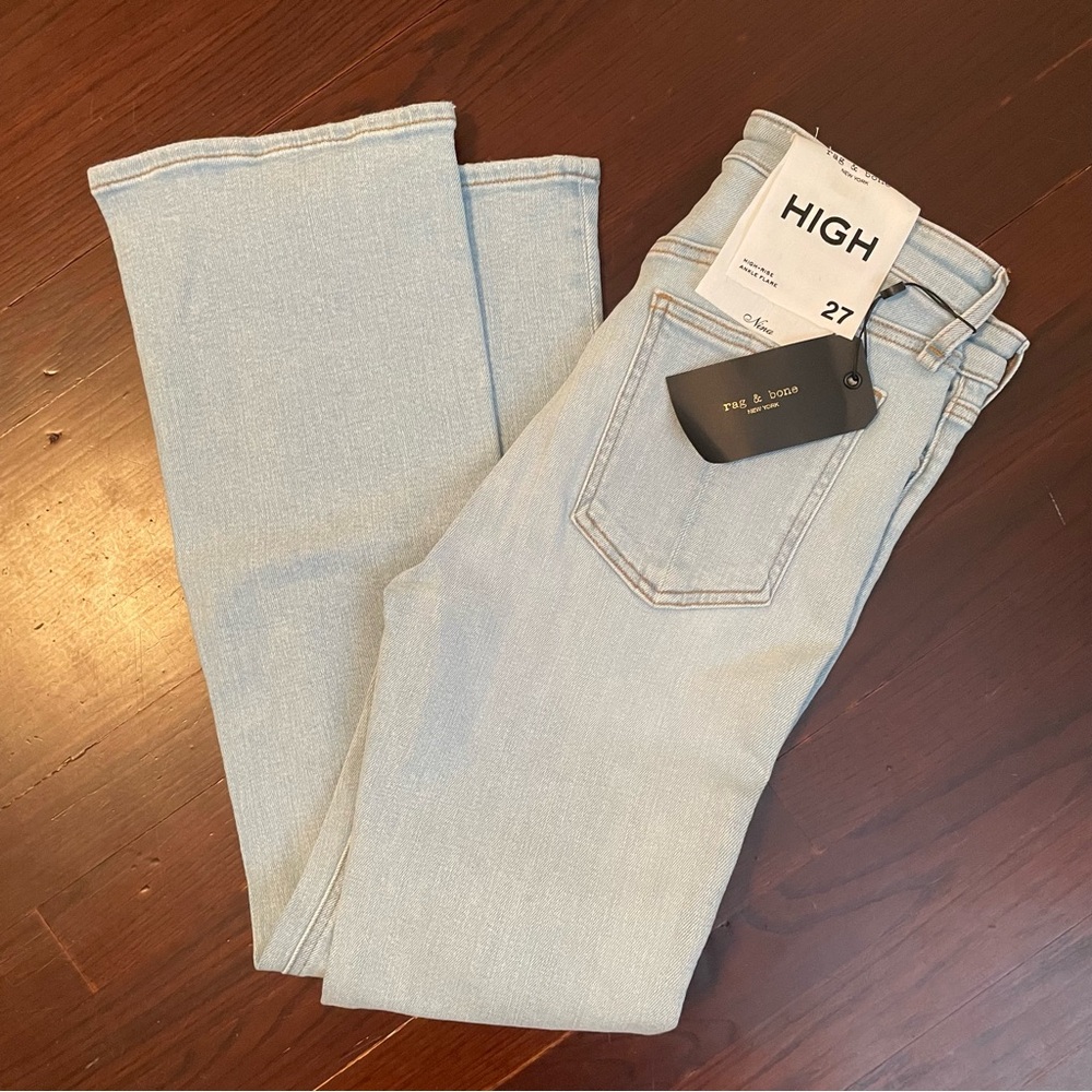 Rag & Bone NWT light wash kick flare crop